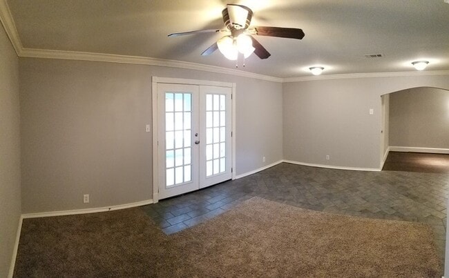 Photo - 1002 Quebec Dr