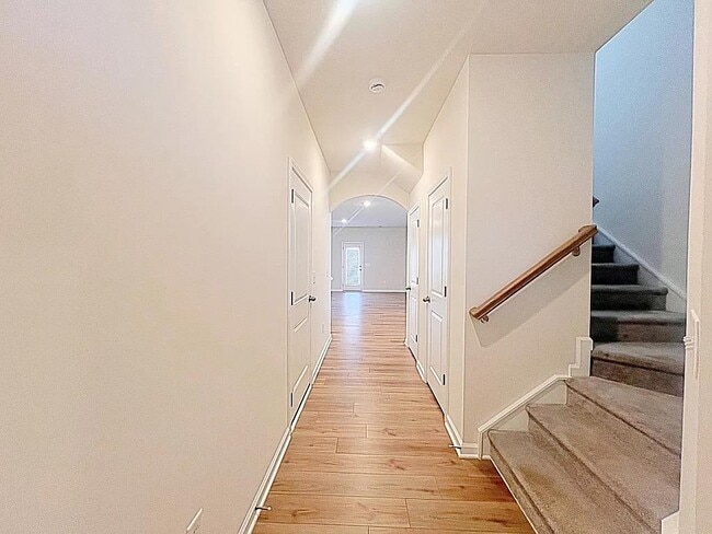 Photo - 211 Stellate Pl