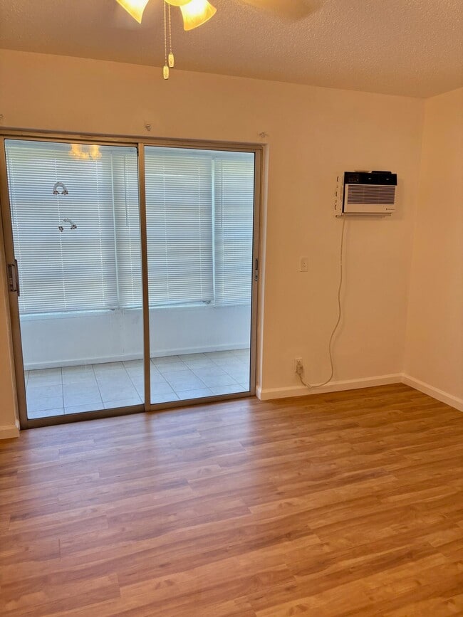 Photo - 130 Kent St