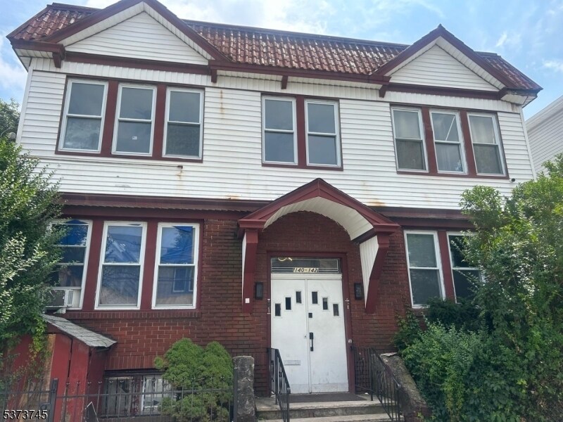 Photo - 140 Leslie St