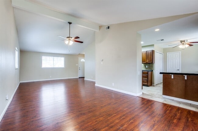 Photo - 811 Brentwood Ln