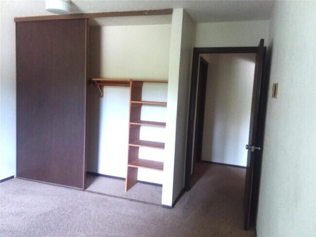 Photo - 207 Cedar St NE