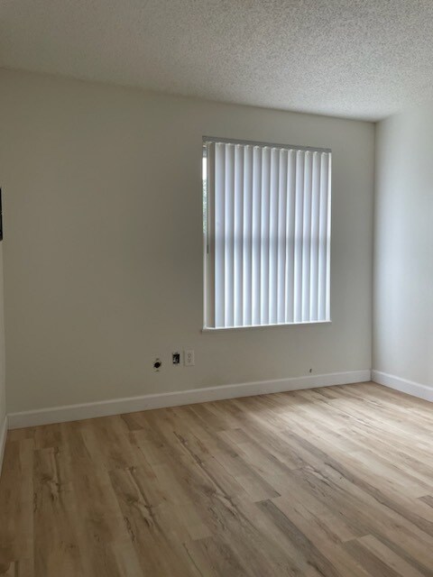 Photo - Richmond Avenue