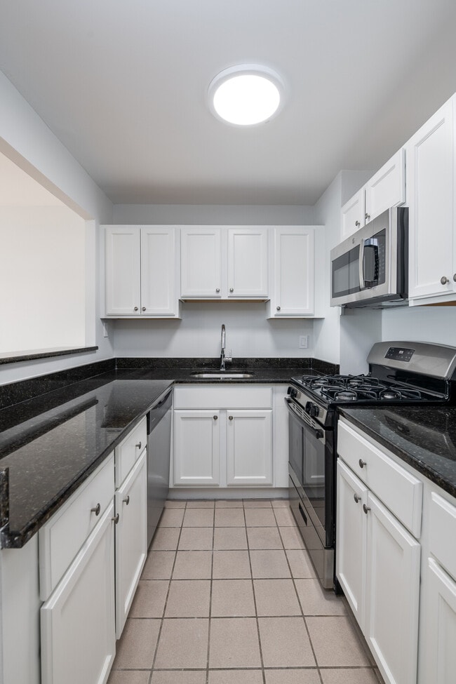 Photo - 1400 Columbia Rd Unit 1410-12C