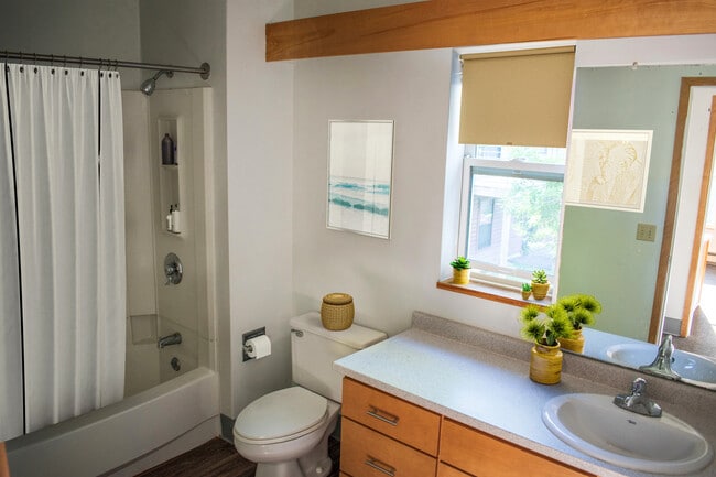 Photo - Redstone Commons; Student Housing