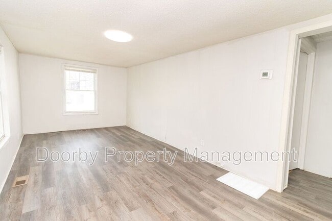 Photo - 966 Beason Dr