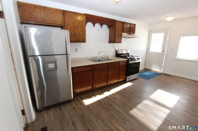 Photo - 24 Brook St
