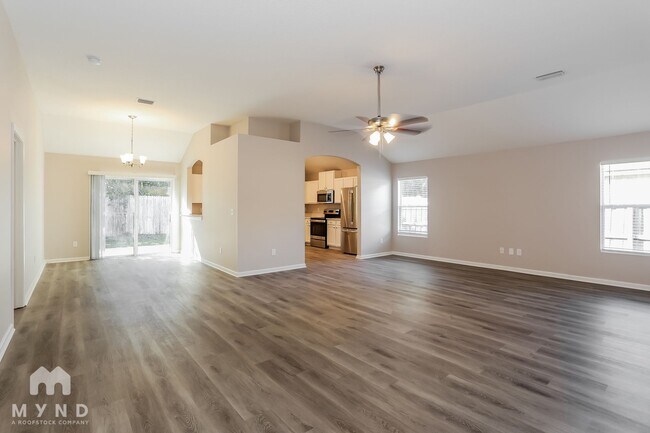 Photo - 15768 Canoe Creek Dr