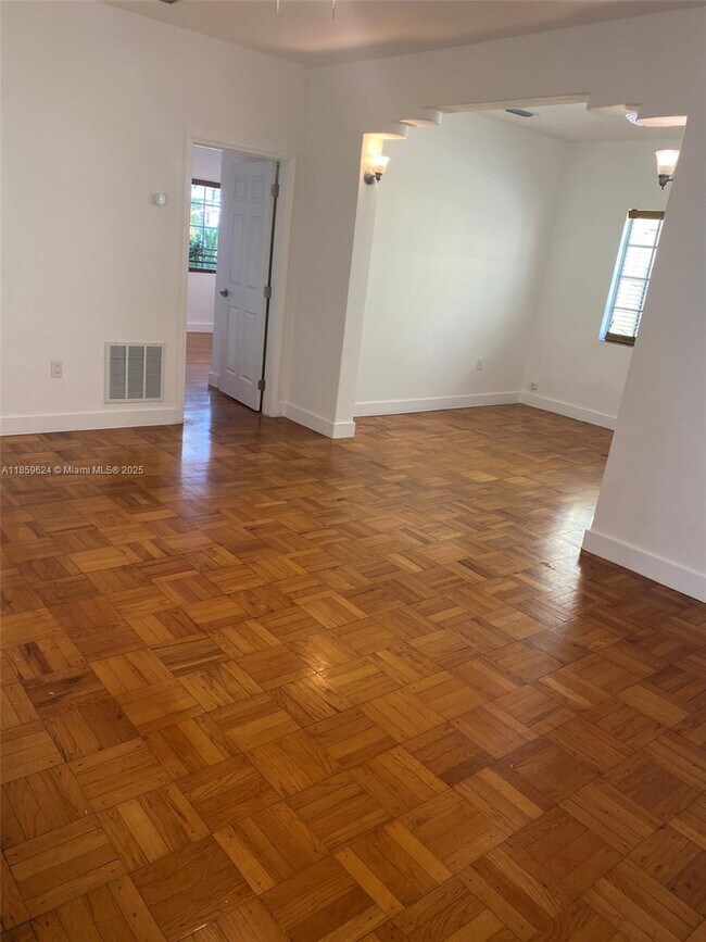 Photo - 2921 Sheridan Ave Unit 3