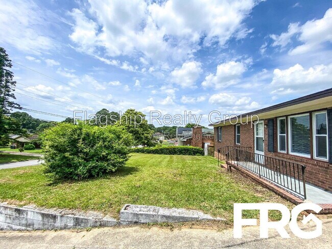 Photo - 231 Bunche Dr