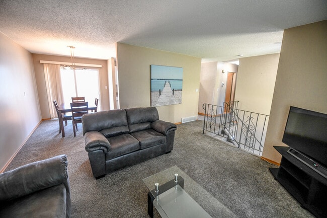 Photo - 9704-9118 118 Ave