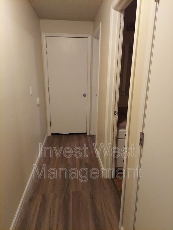 Photo - 3331 NE 57th Ave