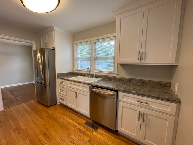 Photo - 314 W Lee Ave