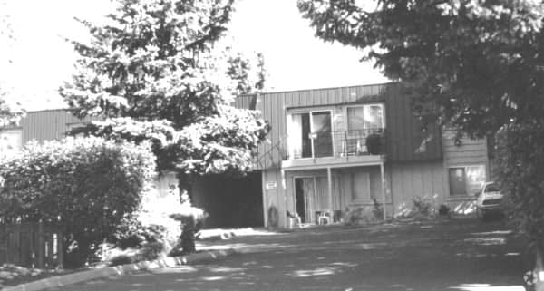 Ponderosa Apartments - Ponderosa Apartments