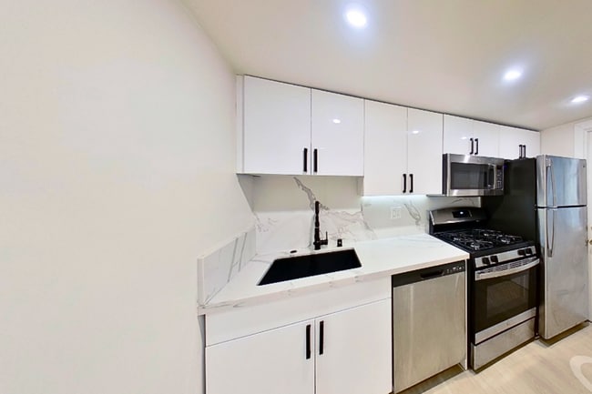 Photo - 2310 Haste St Unit 6x2