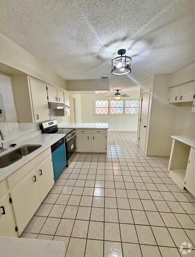 Building Photo - 5422 29th St Rental