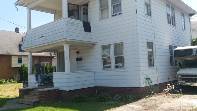 Building Photo - 2118 Delence St Rental
