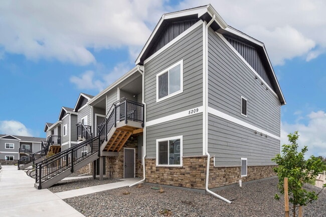 5216 Boulder Ct Unit 201