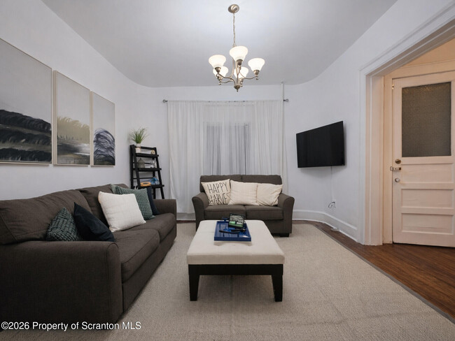 Photo - 905 Quincy Ave