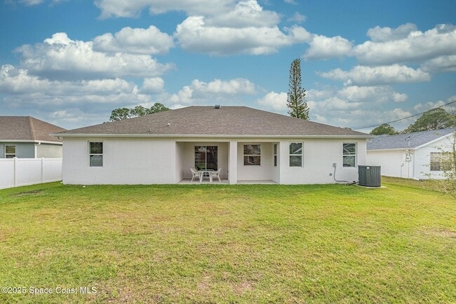 Photo - 1717 Dalroy St NW