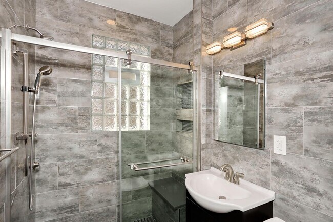 Photo - 7 4th St Unidad 2ndflof2familyh