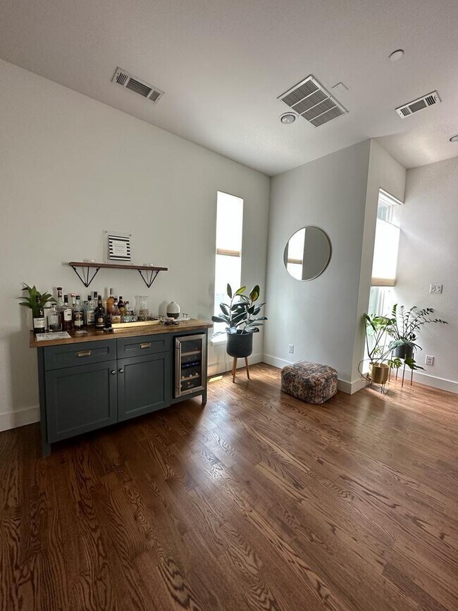 Photo - 5705 Bryan Pky