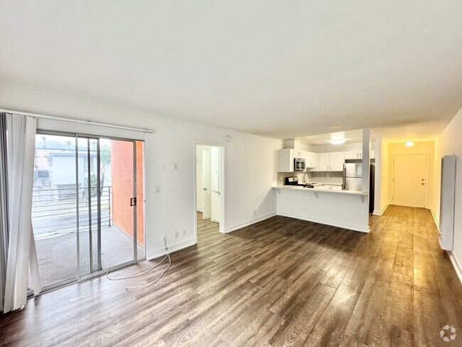 Building Photo - 5128 De Longpre Ave Unit 1A Rental