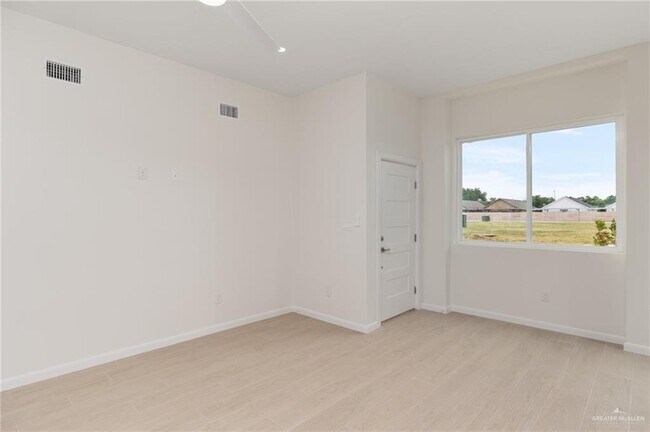 Photo - 14 N Lincoln St