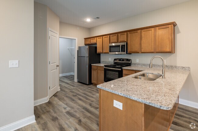 2BR, 2BA - 1114SF - Adelyn Apartments