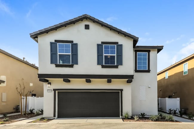 Photo - 2452 Gunner Ridge Way