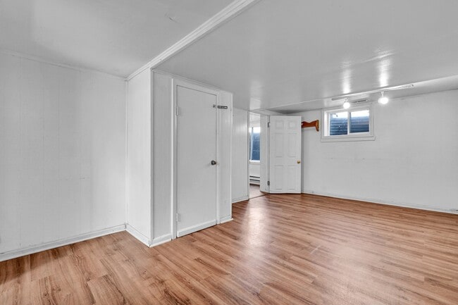 Photo - 224 Crest St