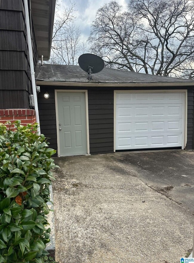 Photo - 1220 Skyline Dr