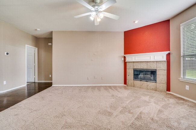 Photo - Move In Ready 3 Bed, 2 Bath Home Close to HEB, Costco, and The Harbor