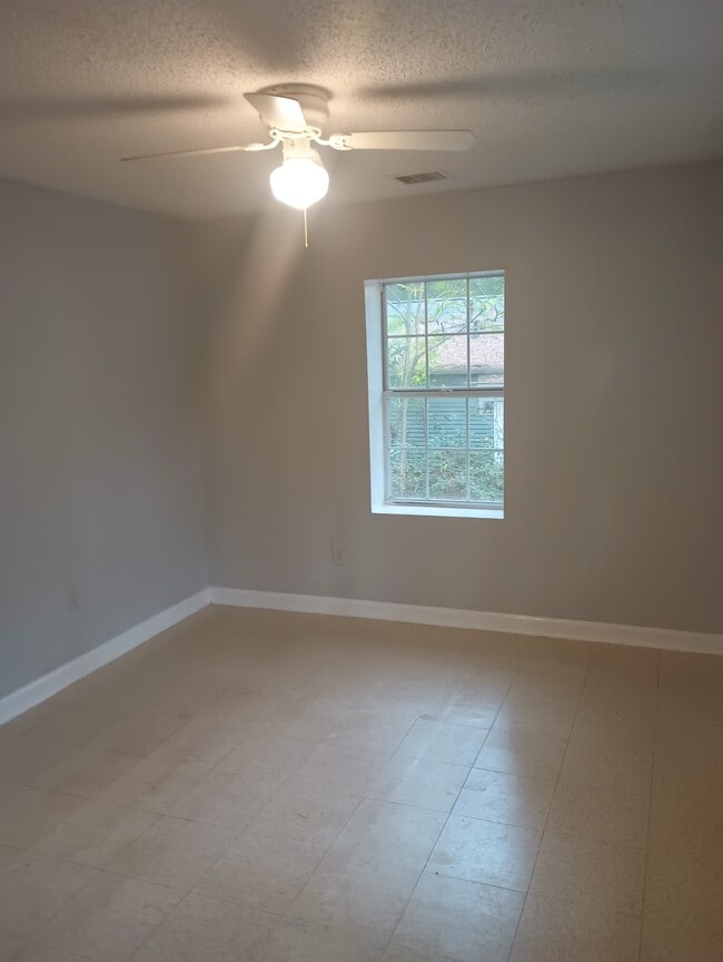 Photo - 112 Cooksey Ave