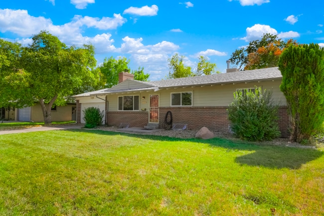 Photo - 5946 W Iowa Pl