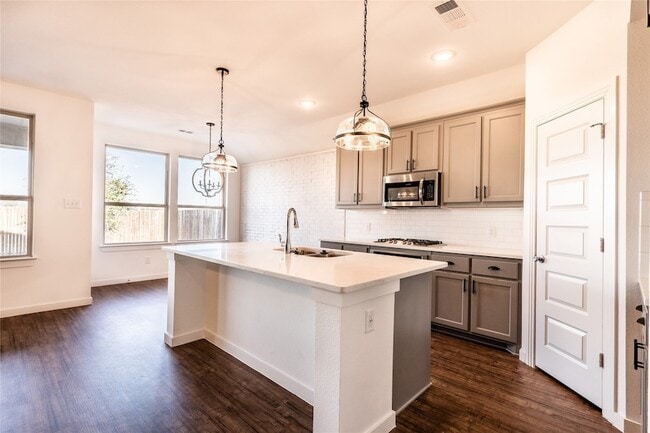 Photo - 1123 Bantham Wy