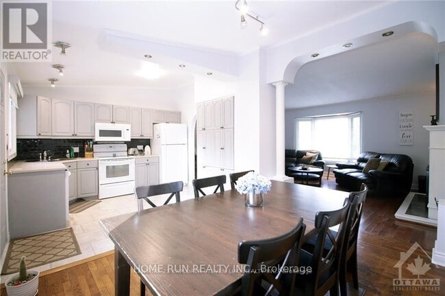 Photo - 74 Seabrooke Dr