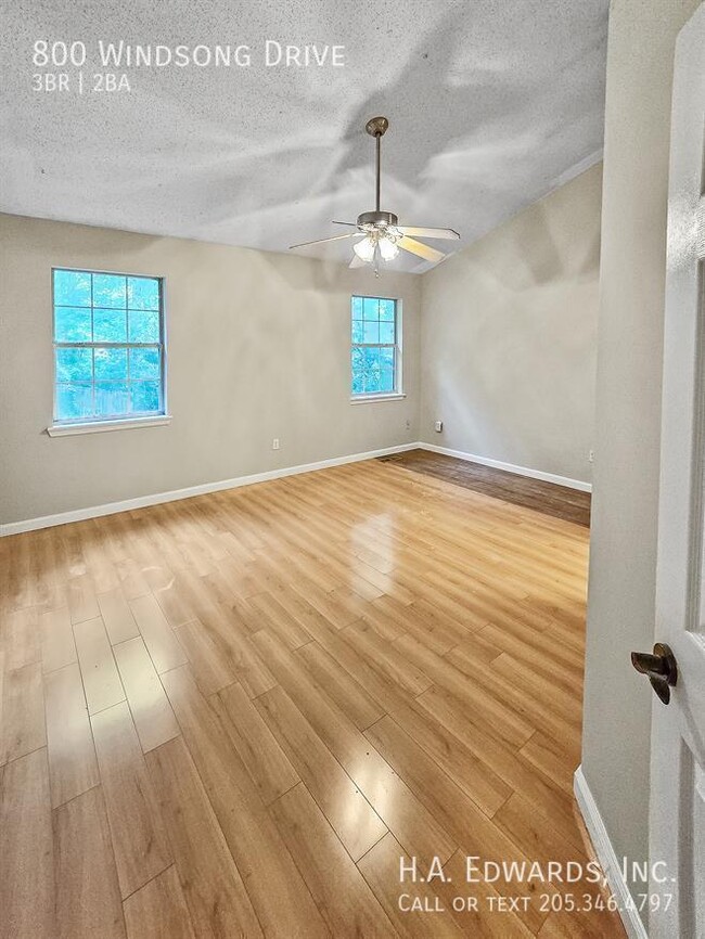 Photo - 800 Windsong Dr