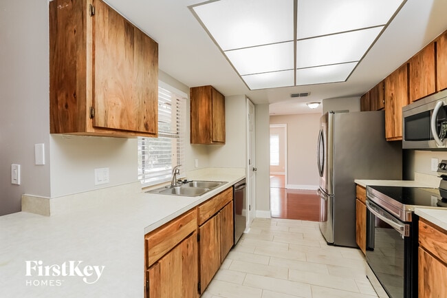 Photo - 18185 Dupont Dr