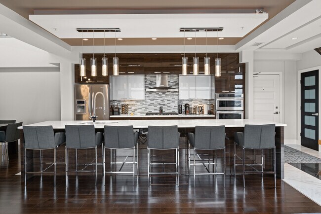 Photo - 5151-5151 Windermere Blvd S W