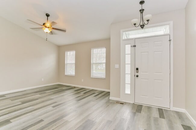 Photo - 445 Oak Meadow Dr