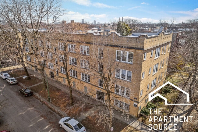 Photo - 1931 W Winona St Unit GDN