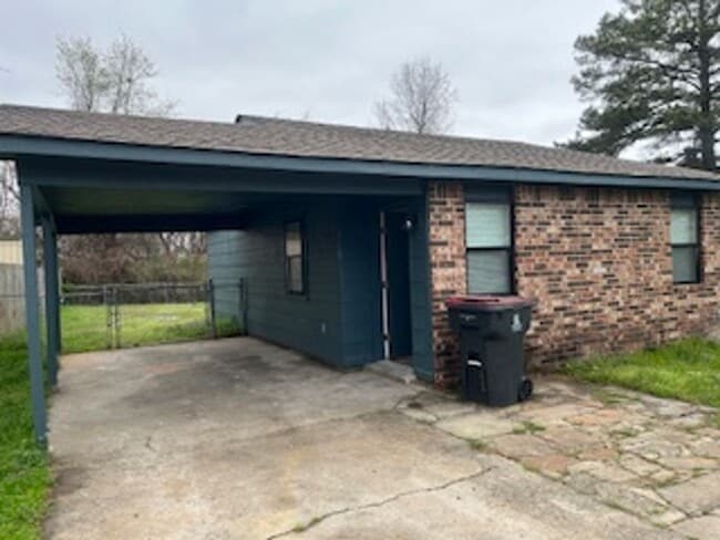 Photo - Newly updated with Fresh Paint/Flooring and Appliances