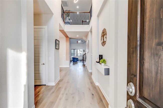 Photo - 726 Kingston Pl