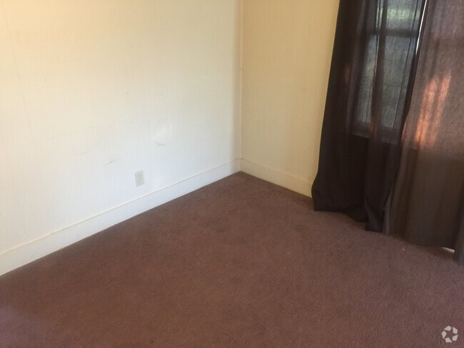 Building Photo - 620 W 24th St Unit 620 W. 24th Rental