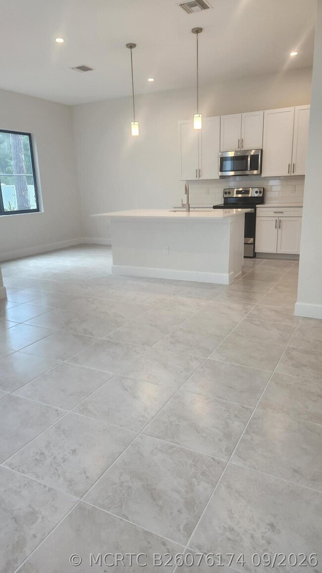 3667 SW Magnolia Ridge Ln