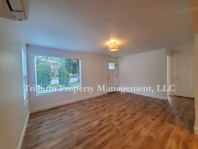Photo - 4835 N Willamette Blvd