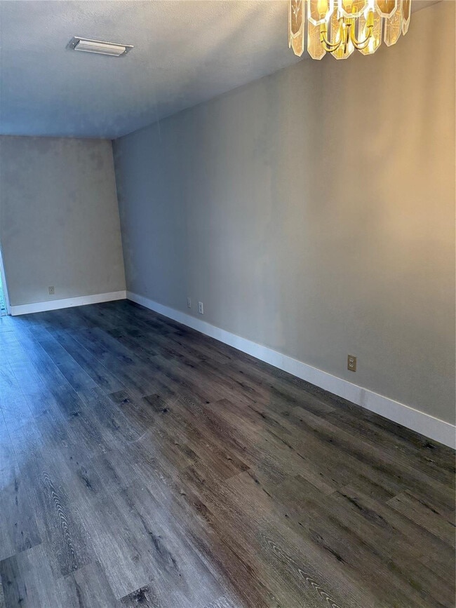 Photo - 1349 Sussex Dr