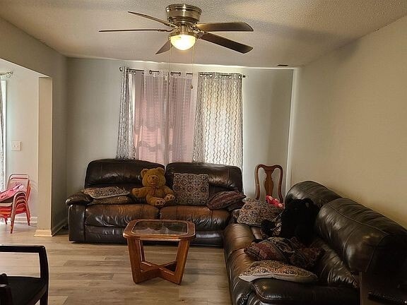 Photo - 304 Curvewood Rd