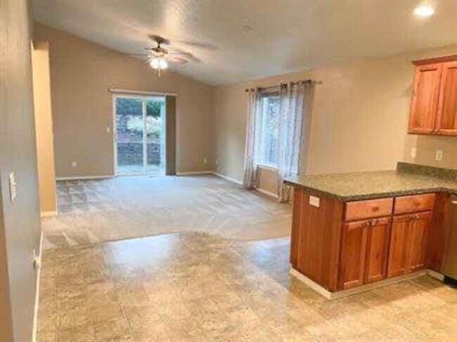 Photo - 6913 Owl Dr SE House